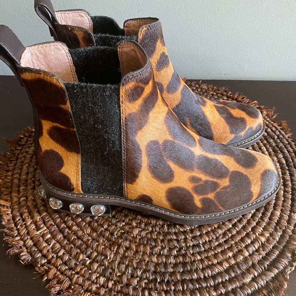 Leopard print Louise et CIE ankle booties 6.5